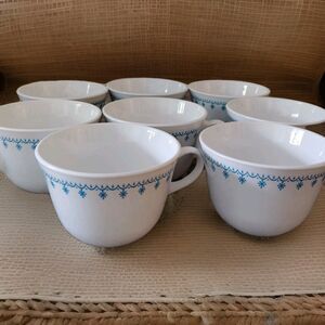 Vintage Corelle Snowflake Blue Garland Coffee/Tea Cup w/Ring Handle - set of 8
